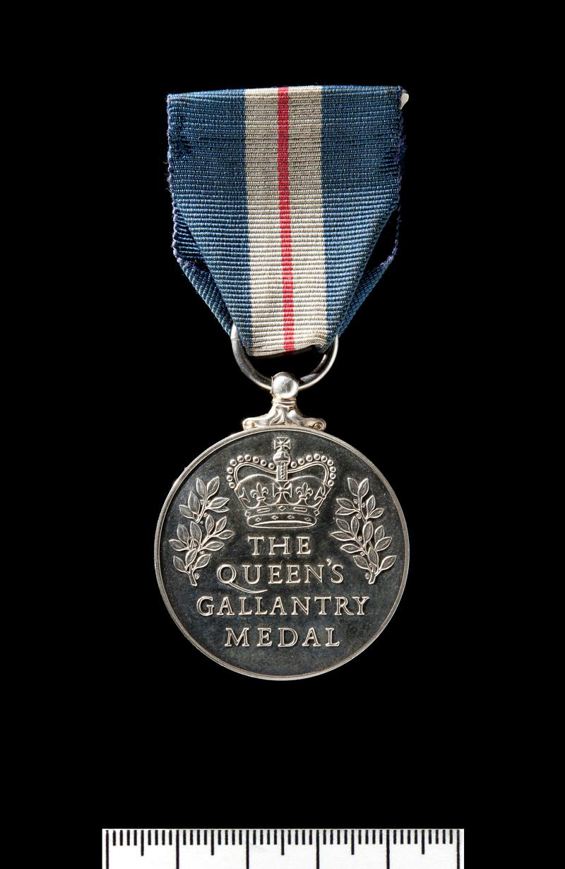 Queen&#039;s Gallantry Medal, Peter Bevan (obv.)