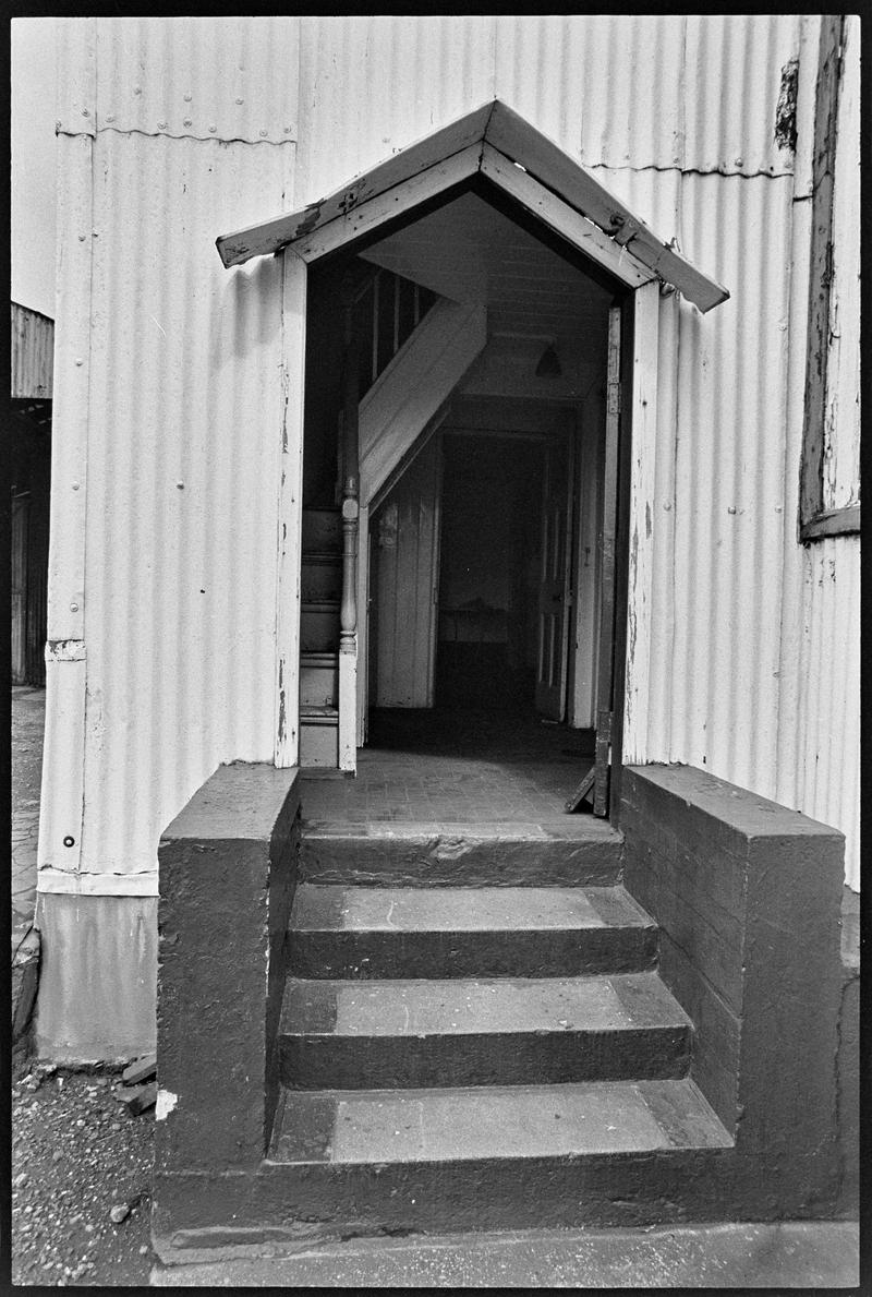 Norwegian Church, negative