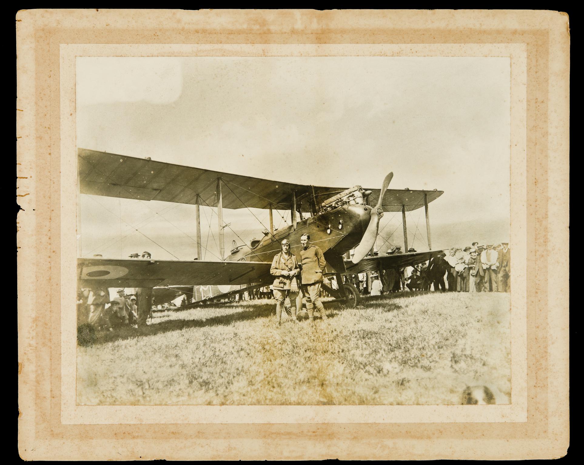 De Havilland bomber at Abercrave, 1918, photograph