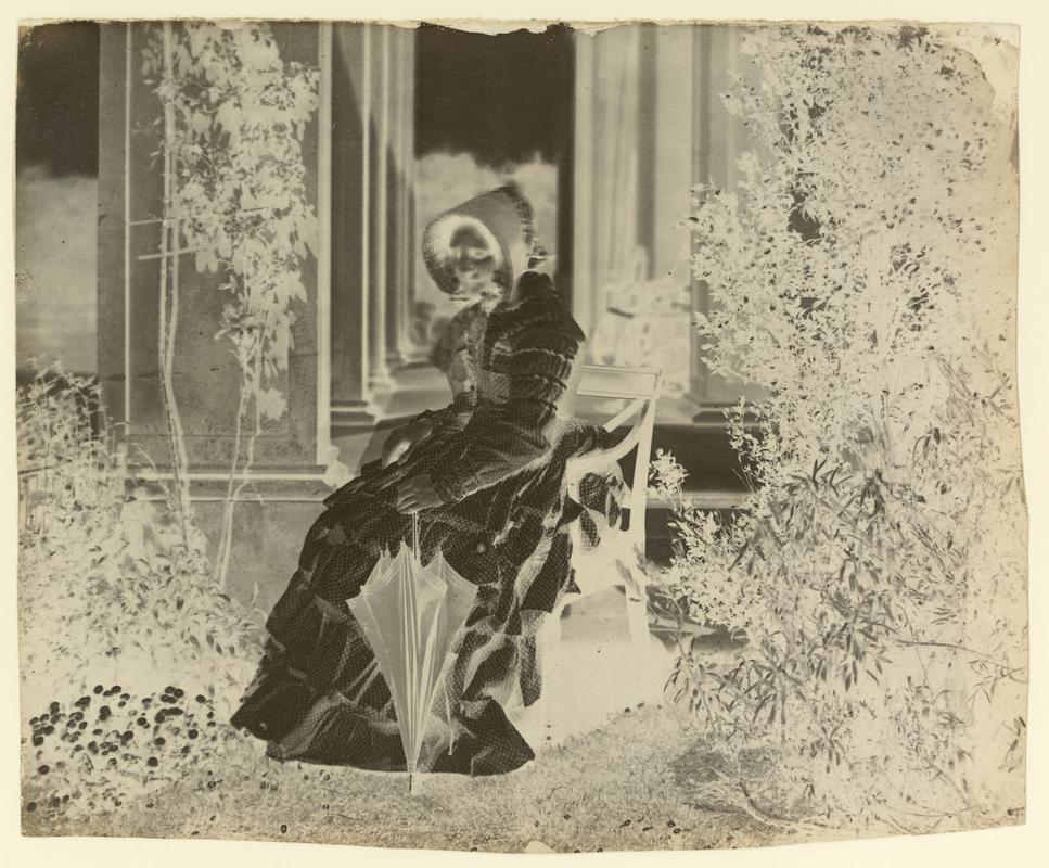 Emma Llewelyn, negative