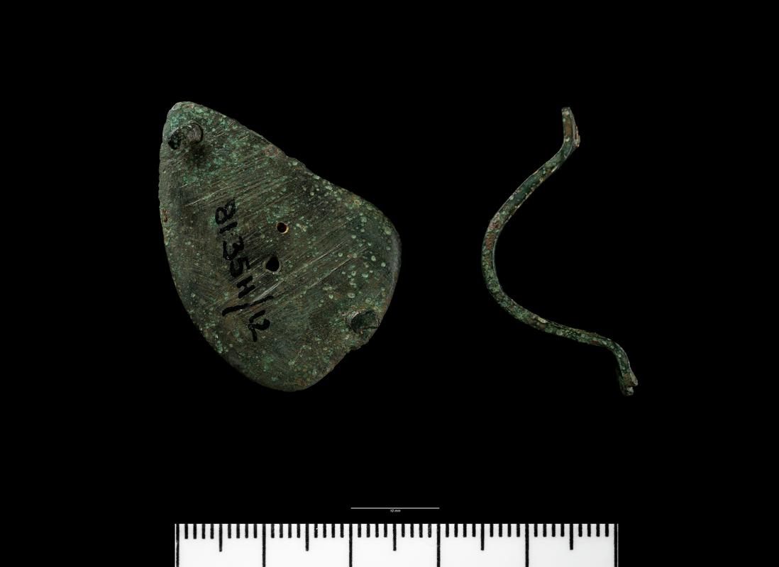 Early Medieval copper alloy pseudo penannular brooch