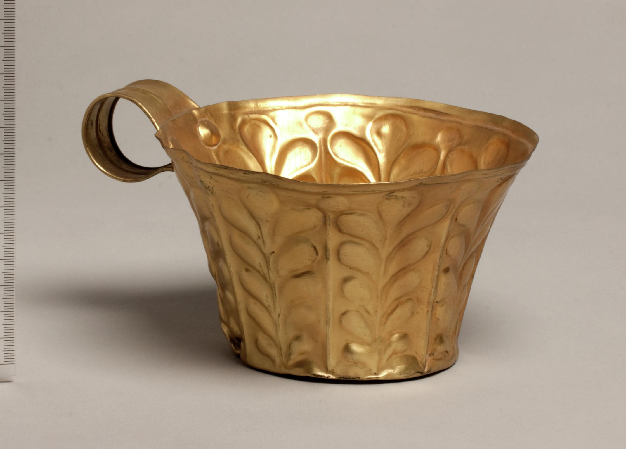 Mycenean gold cup (Replica)