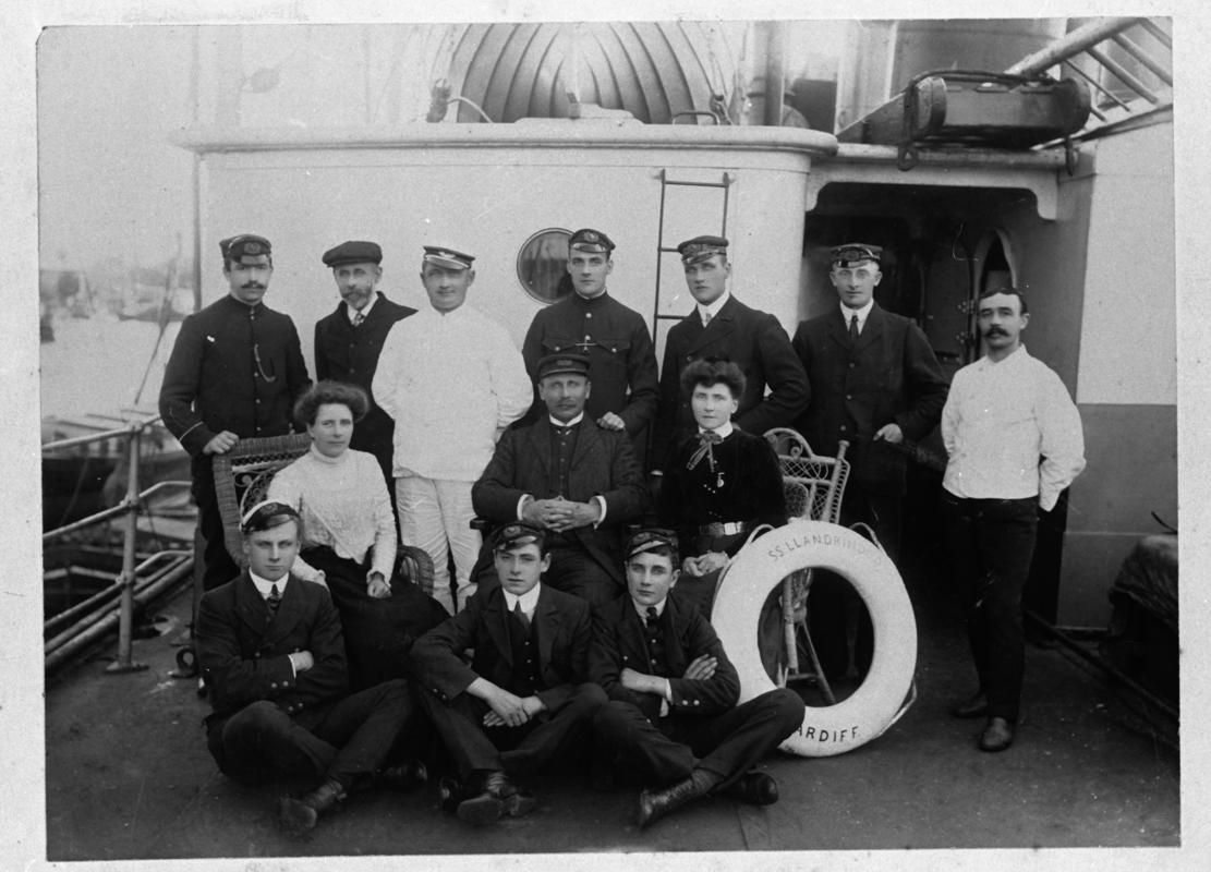 The Captain, family and crew of the S.S. LLANDRINDOD