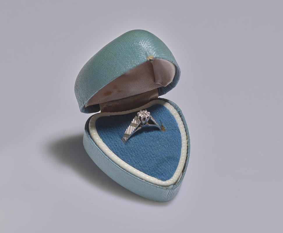 Finger ring