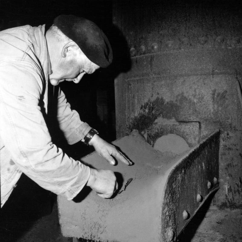 Dinorwig quarry, pattern making moulding, photograph