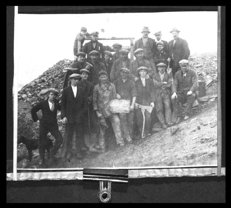 Graig Pit workforce (a small pit worked by a strikers&#039; co-operative at Pontypridd)