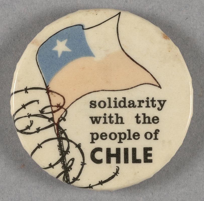 Badge with slogan &#039;solidarity with the people of CHILE&#039;.