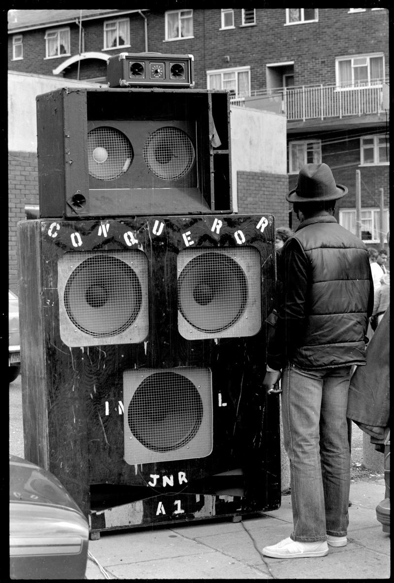 Butetown, negative