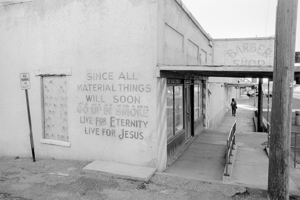 USA. ARIZONA. Inspiration. Jesus on the town high street. 1997.