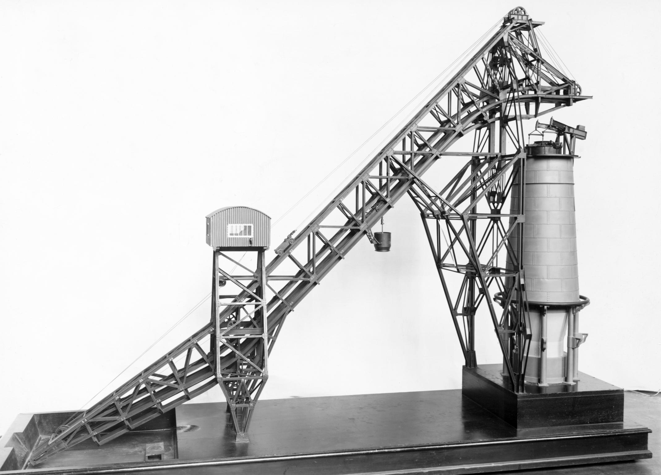 Model of a blast furnace mechanical charger