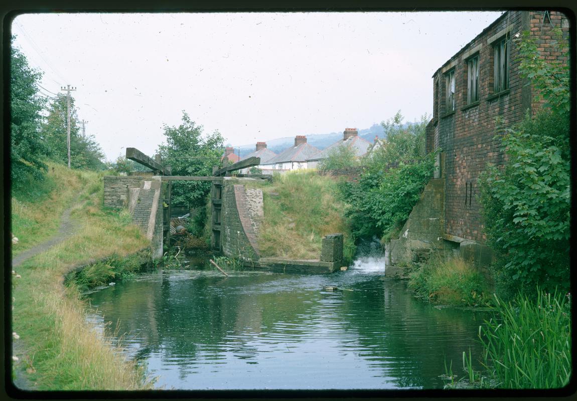 Slide of a lock on the Swansea Canal (probably near Bryn tinplate works)