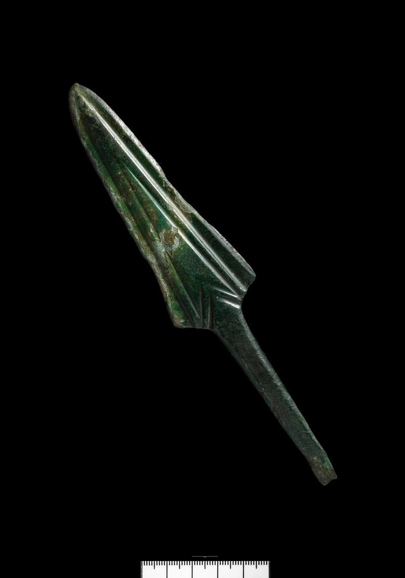 Early Bronze Age bronze tanged spearhead