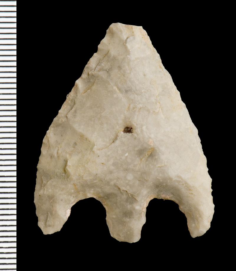 Flint barbed &amp; tanged arrowhead