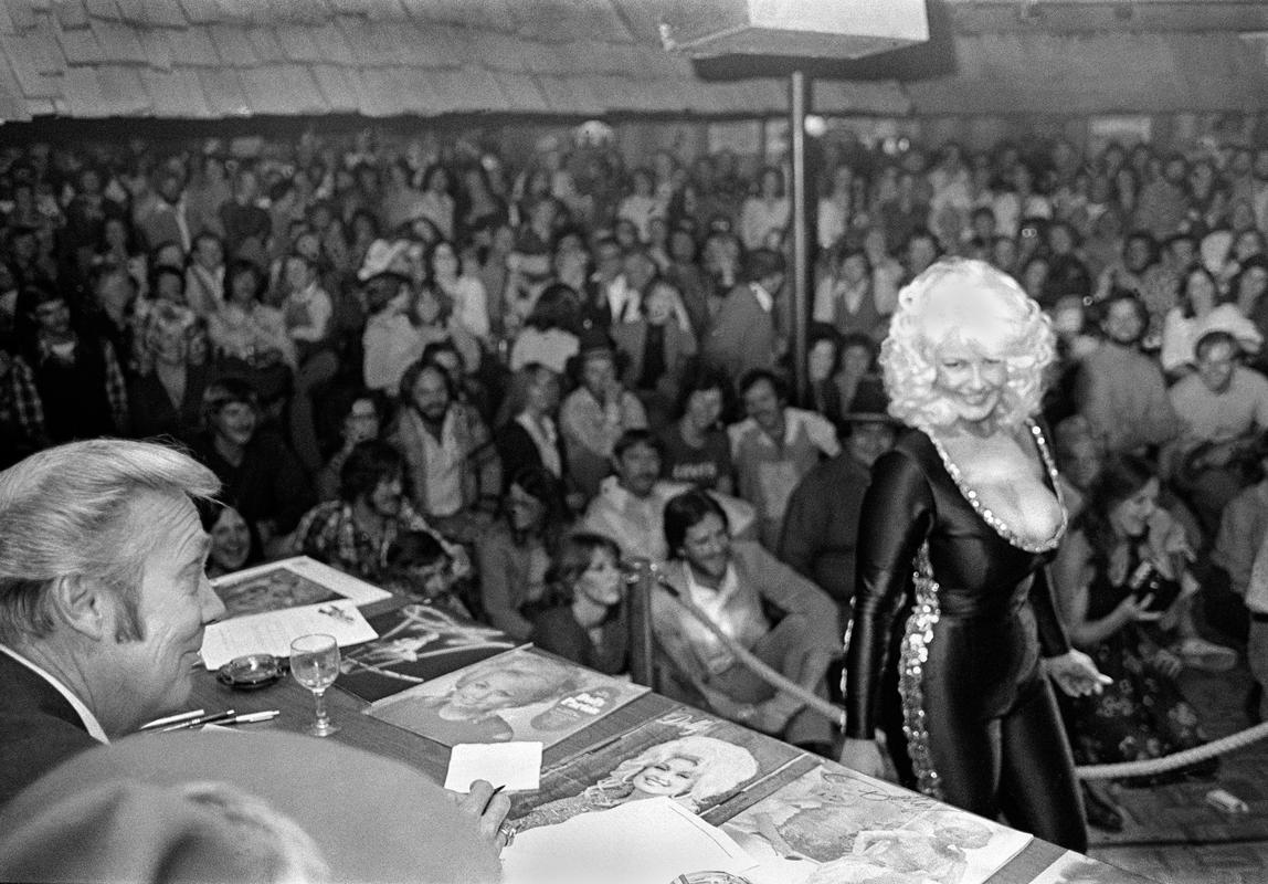 USA. PHOENIX. Dolly Parton (an American Country and Western singer) &#039;Look Alike&#039; competition. 1979.