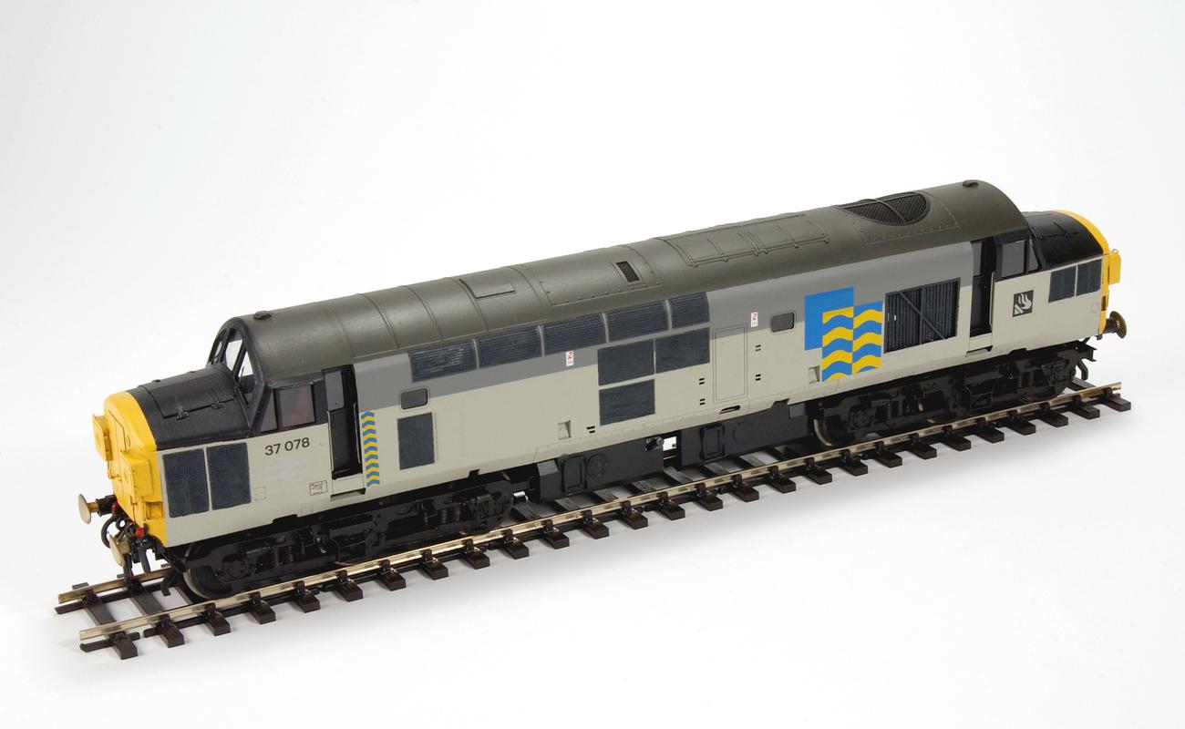 Model diesel locomotive Type 37