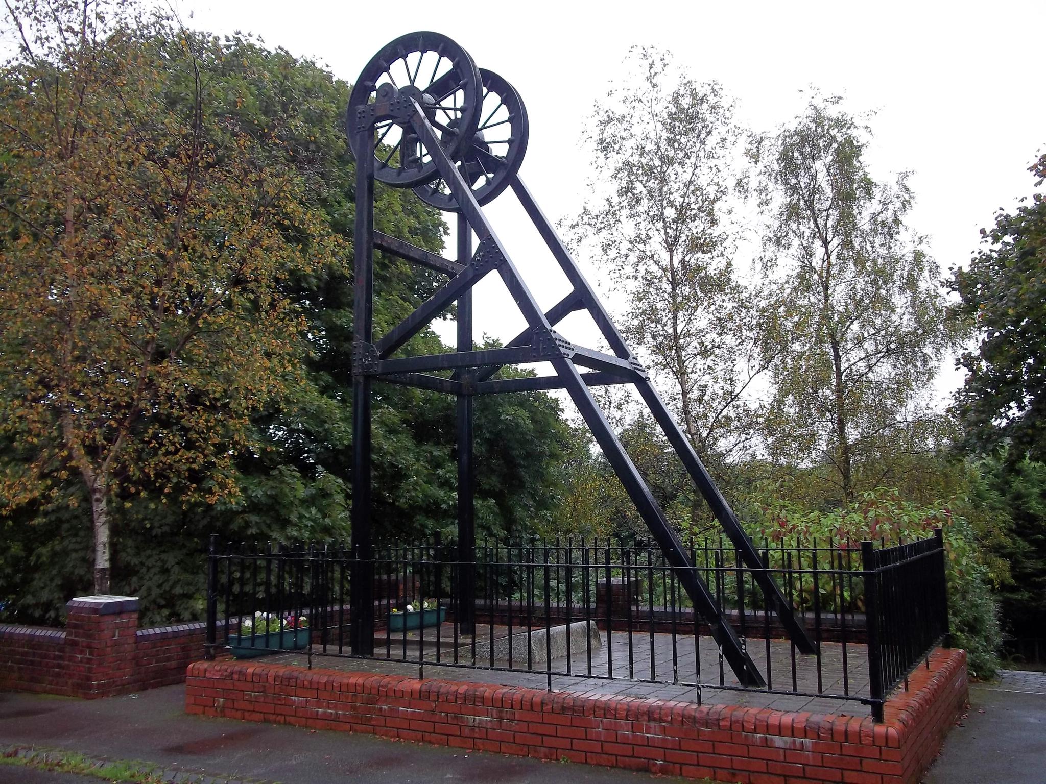 Universal Colliery, Senghenydd memorial, photograph