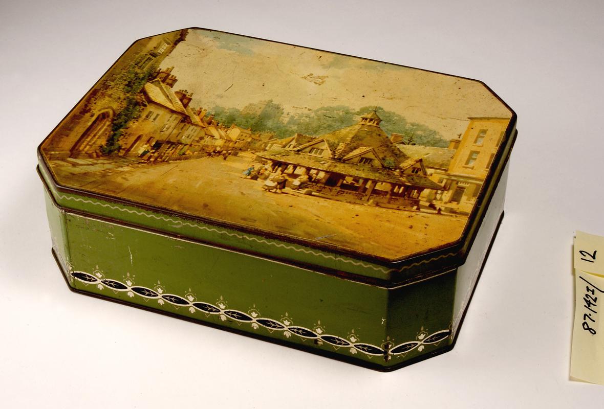 Huntley and Palmer&#039;s biscuit tin