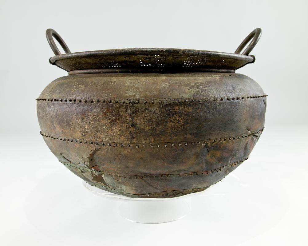 Late Bronze Age bronze cauldron