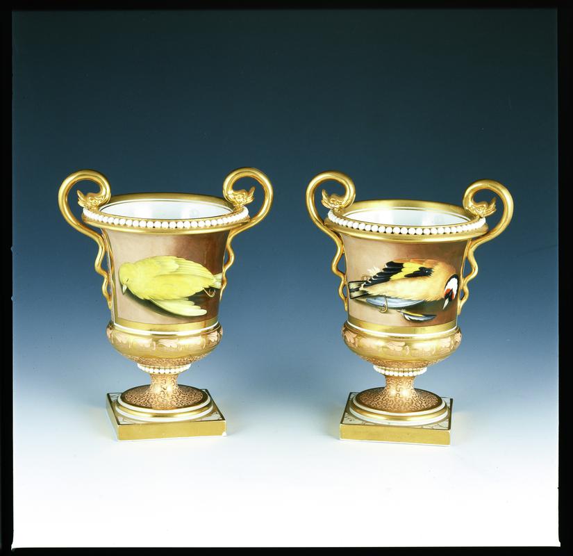 Pair of vases, dead canary and goldcrest, c1810-13