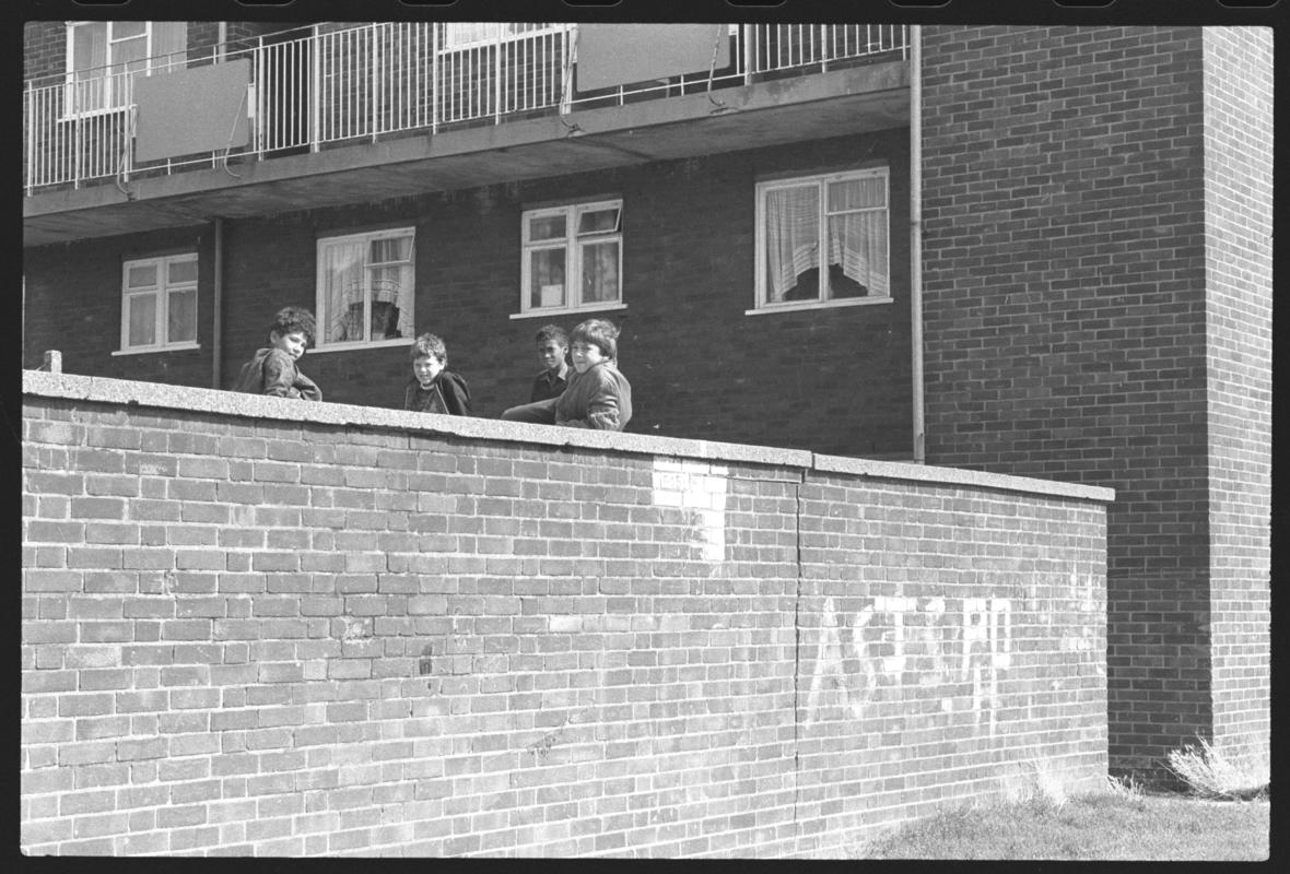 Butetown, negative