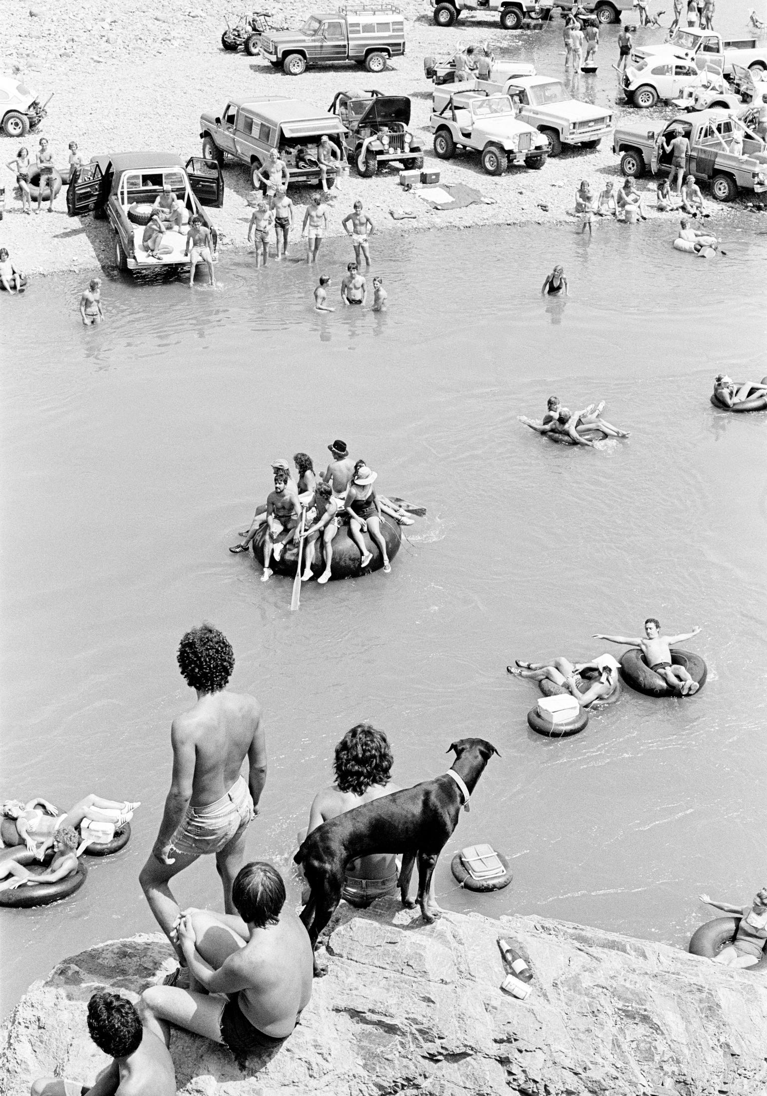 At the height of summer one of the favourite activities of the mainly young is tubing. Salt River, Arizona USA