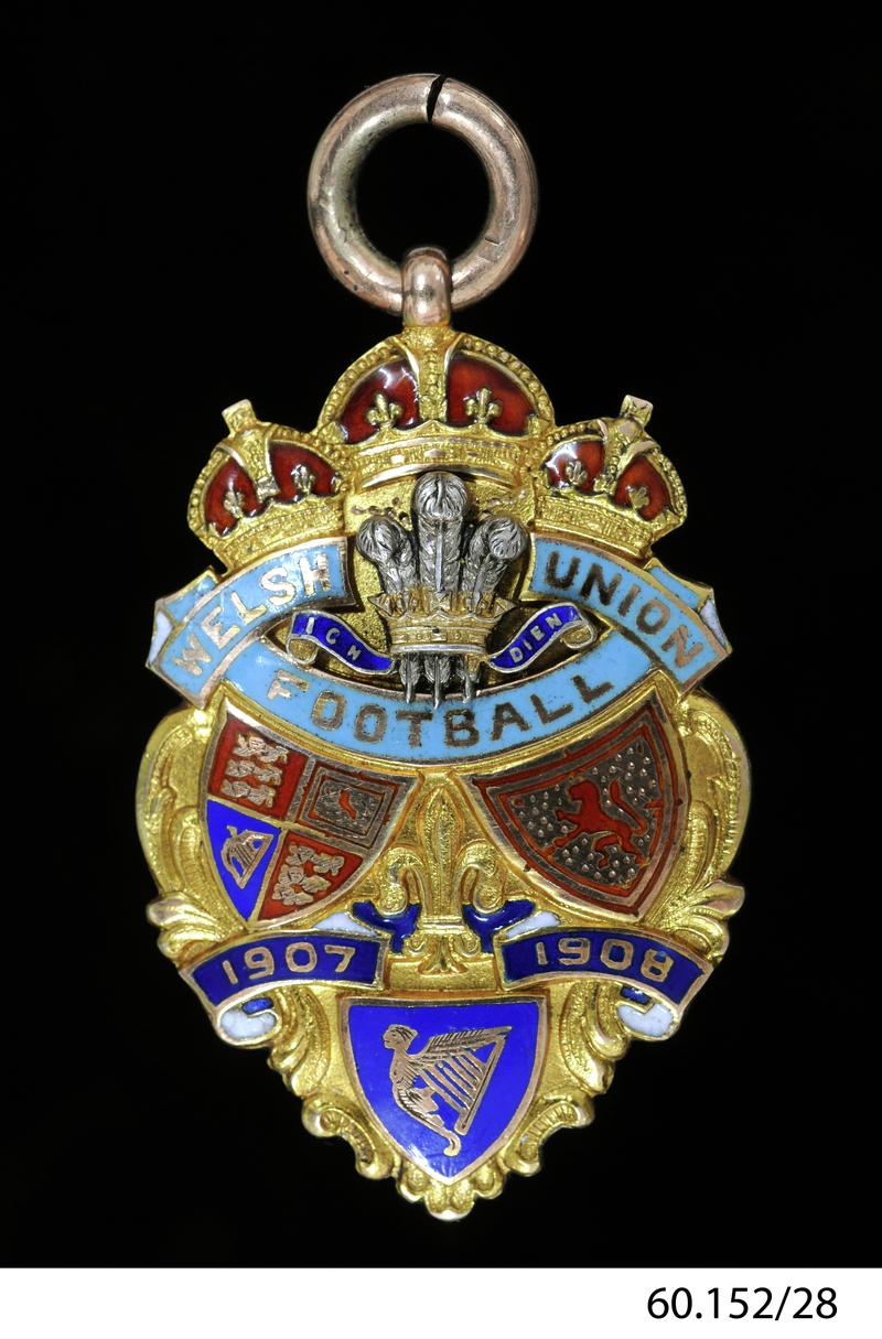 Medal commemorating the winning of the Triple crown by Wales in 1908