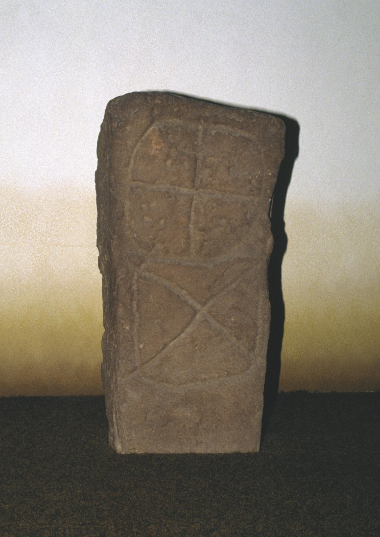 ECM: Pen-lan-wen; pillar stone