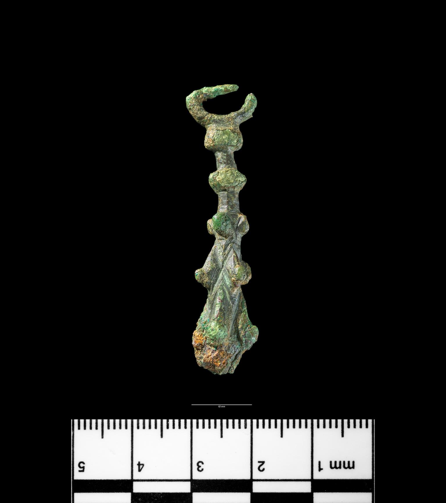 Roman copper alloy lanceolate pendant
