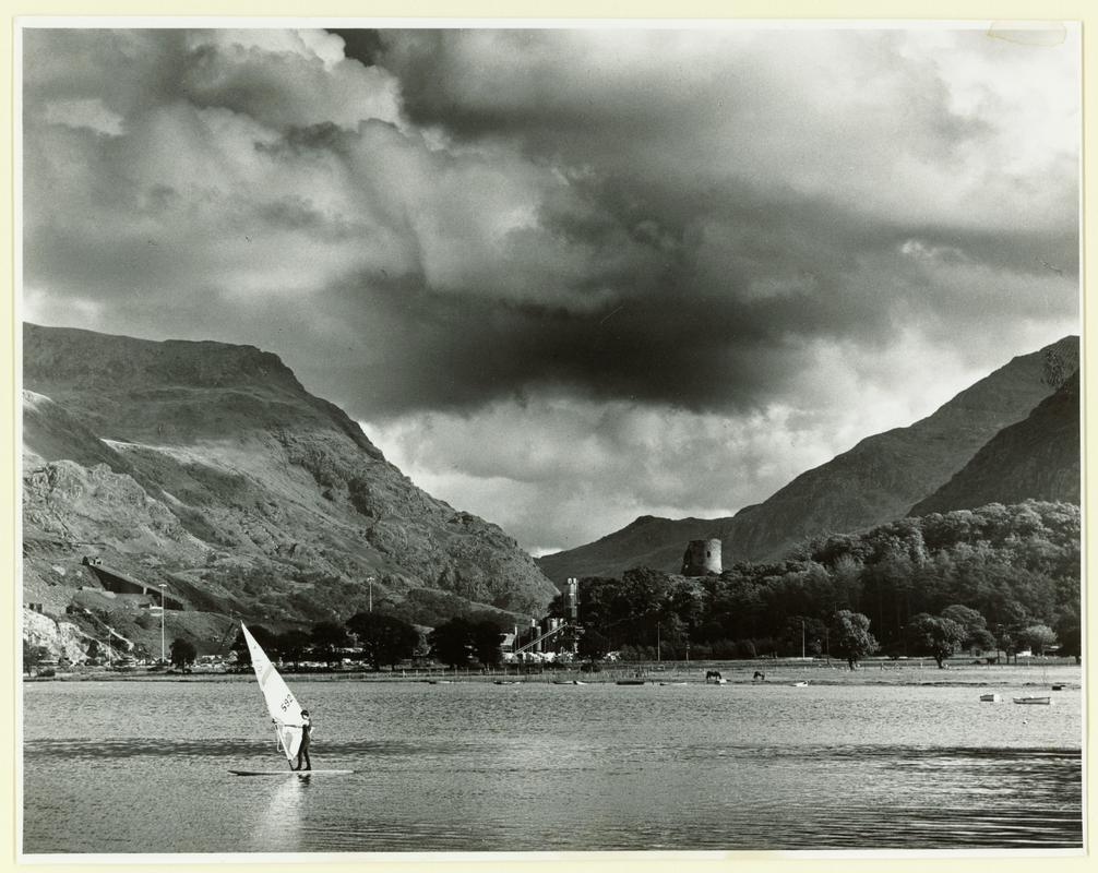 Padarn Lake, photograph