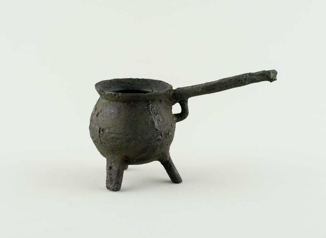 Post-Medieval copper alloy tripod pipkin