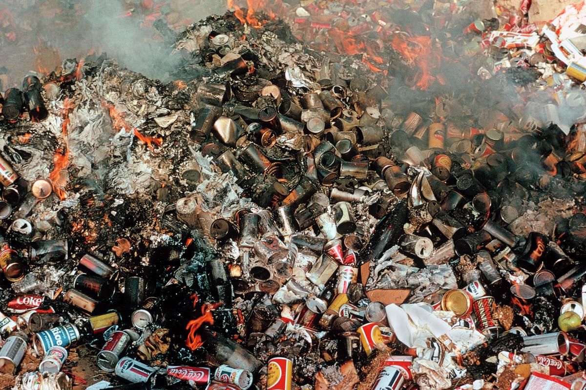 GB. ENGLAND. Isle of Wight Festival. 600,000 people create a lot of rubbish. 1969.