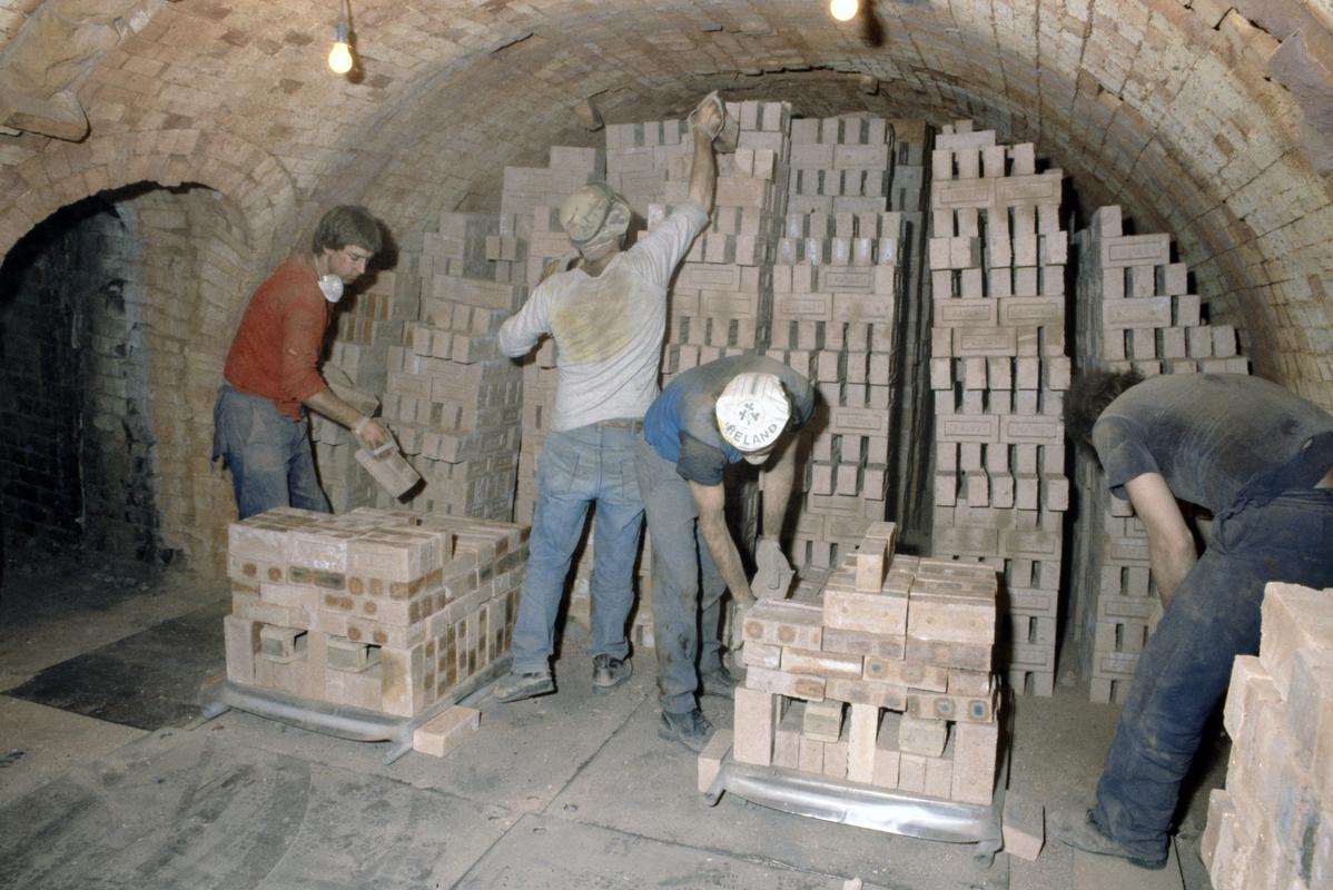 Bricking up a kiln, Emlyn brickworks