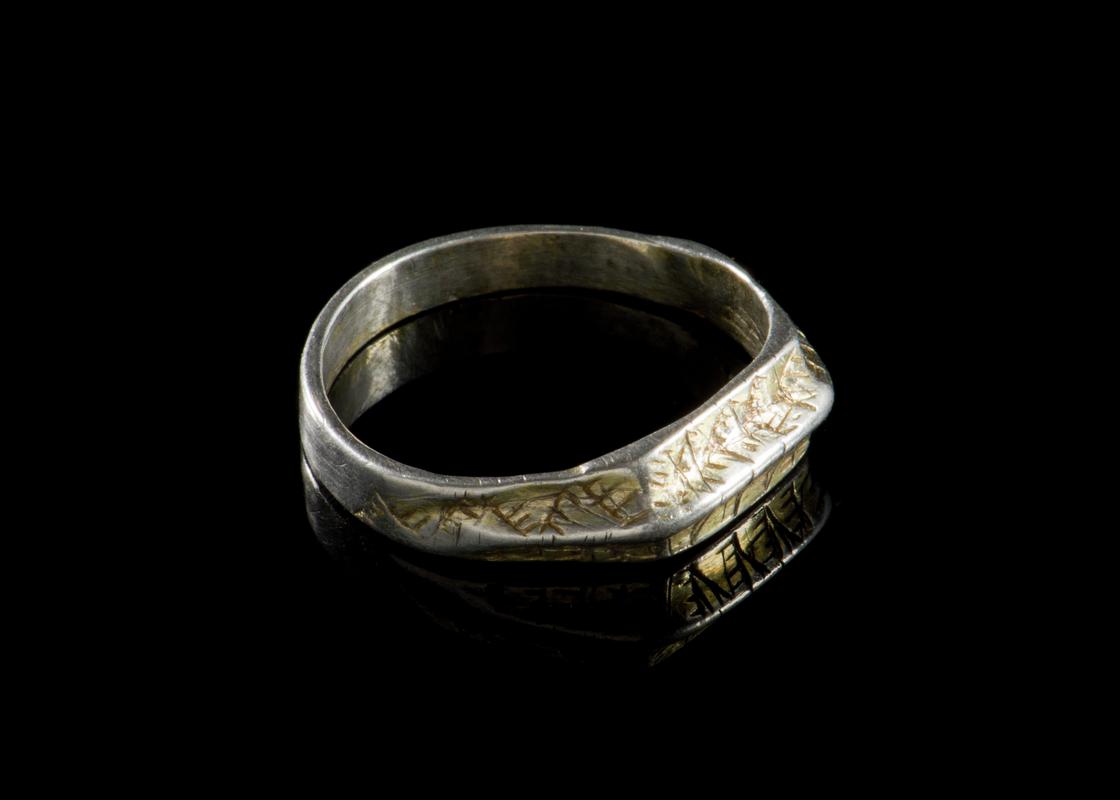 silver gilt finger ring