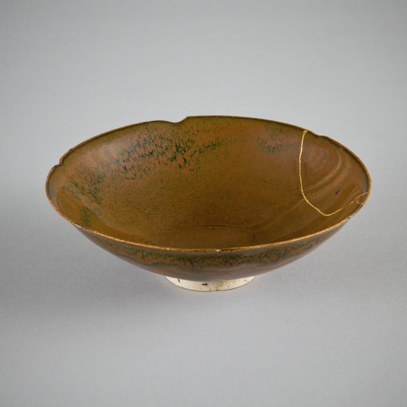 CHINESE BOWL WITH GOLD FILL
