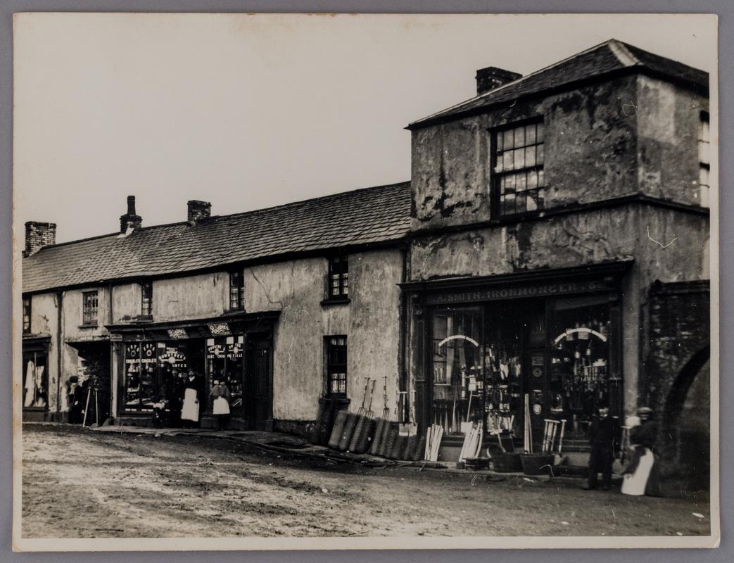 Collection of photographs belonging to Luigi Giovanni Rabaiotti