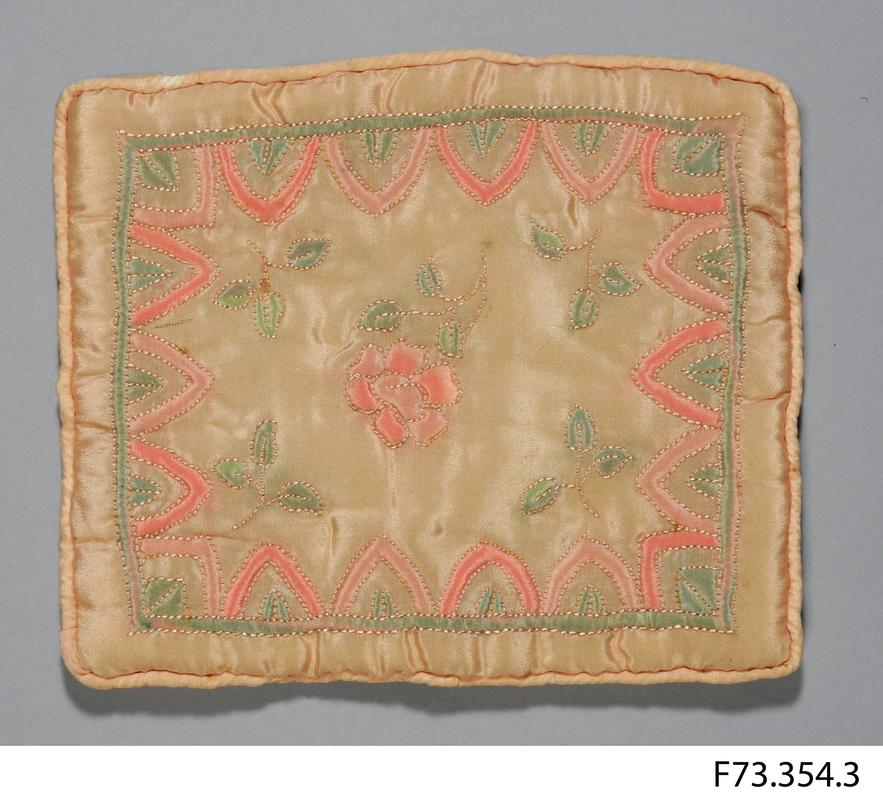1930s handkerchief sachet (quilted)