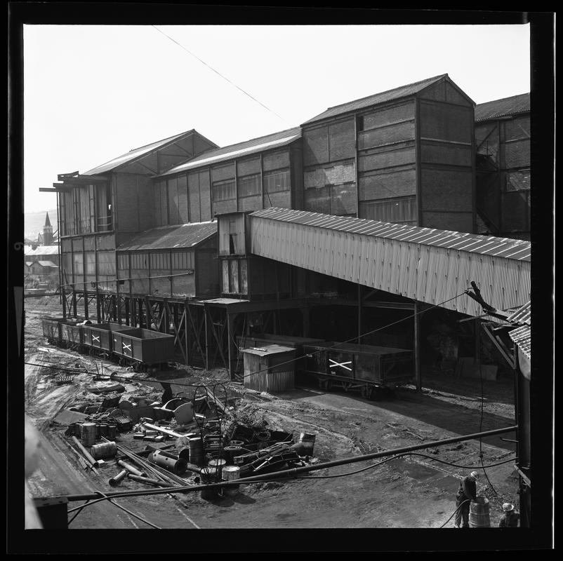 Deep Duffryn Colliery, negative