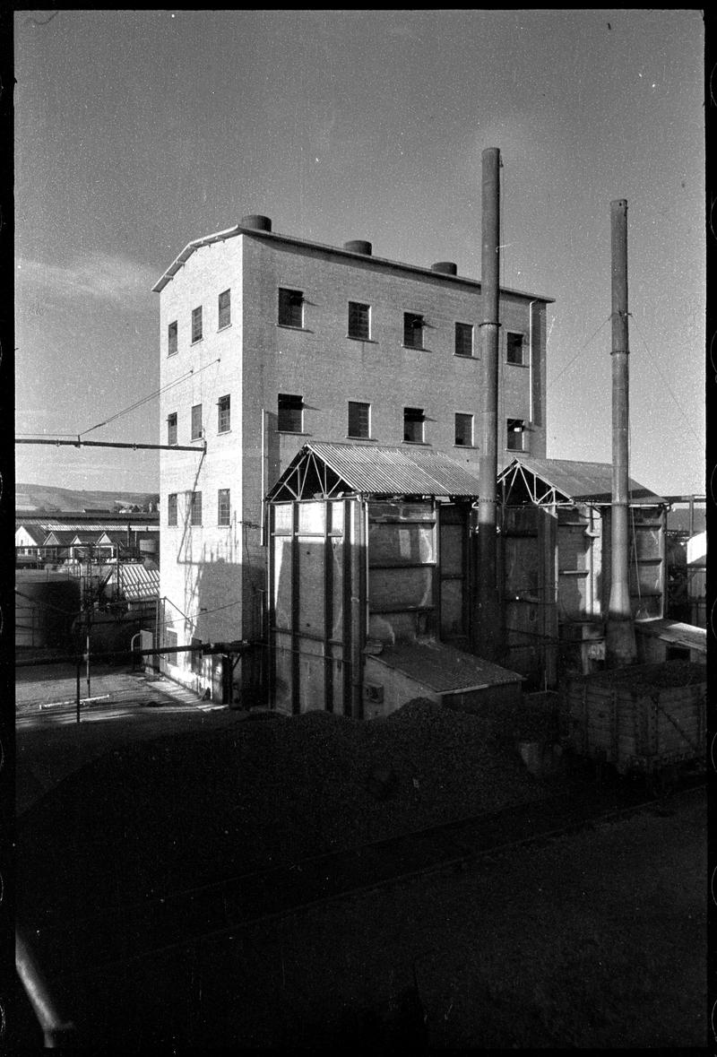 Caerphilly tar plant, negative