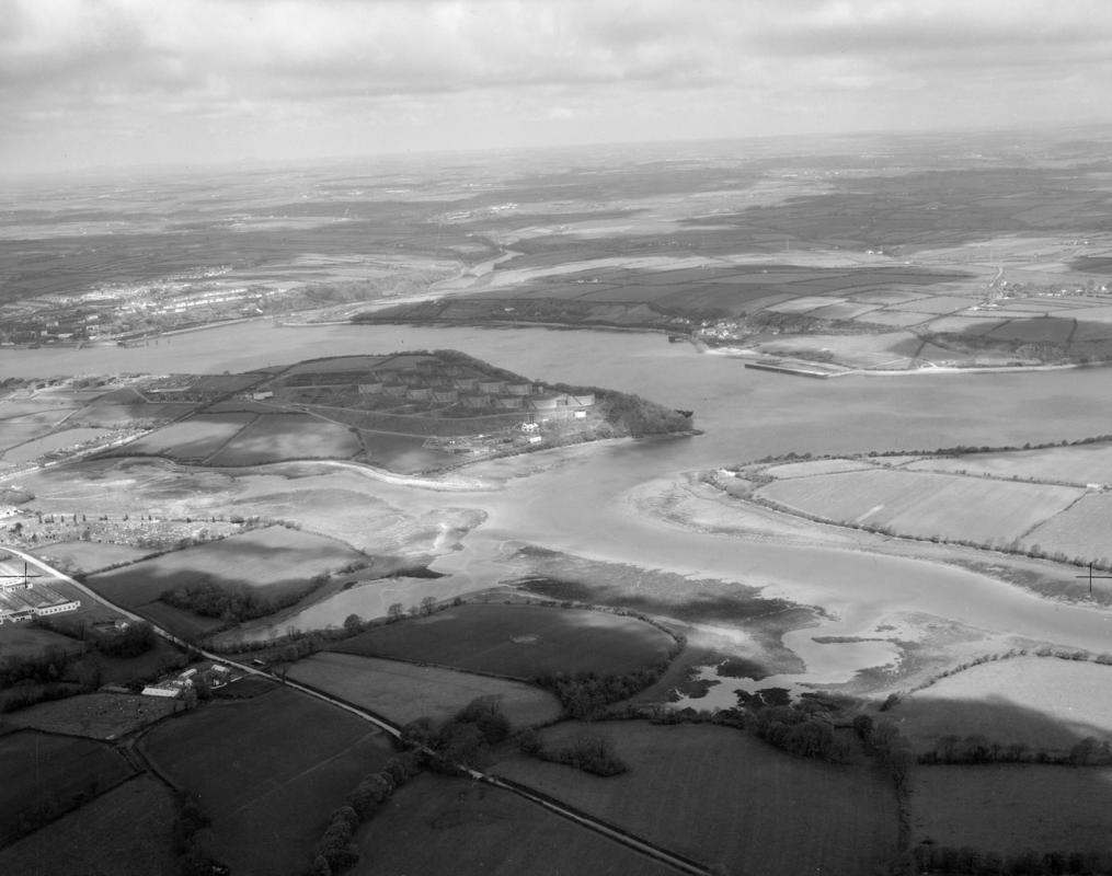 Pembroke Dock, negative