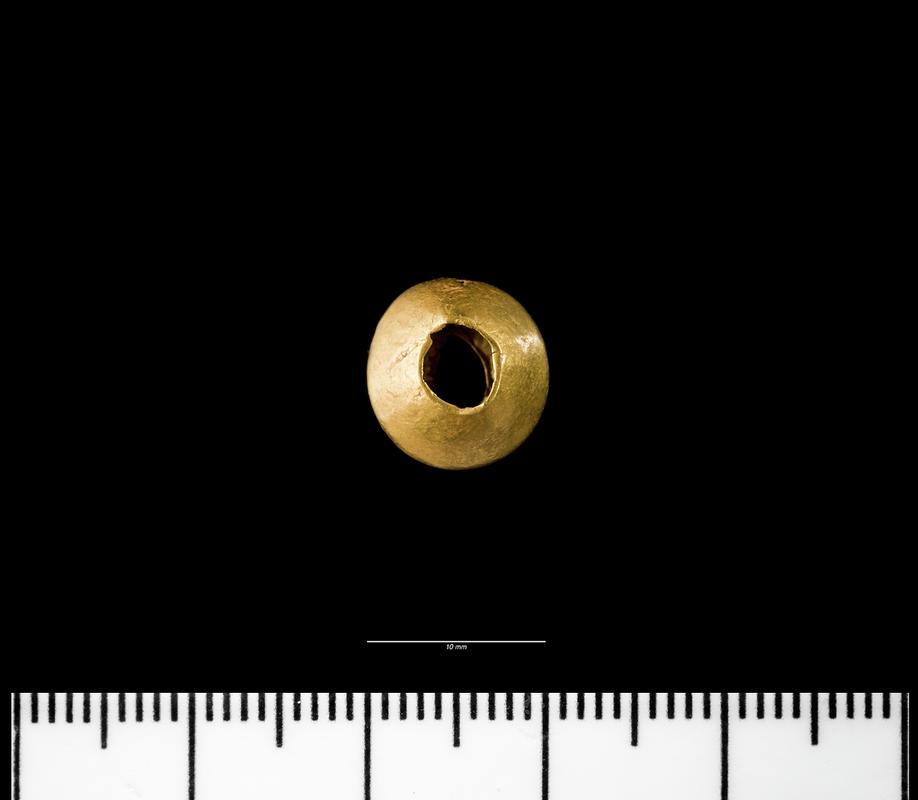 Middle Bronze Age gold bead