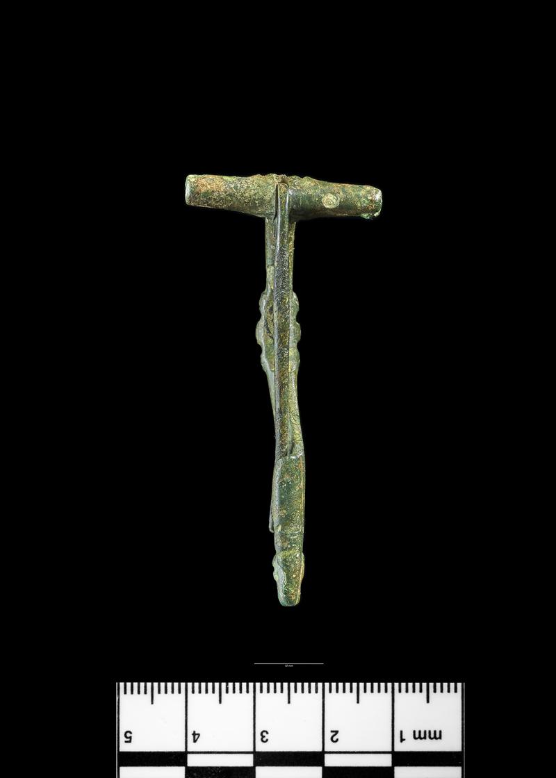 Roman copper alloy bow brooch