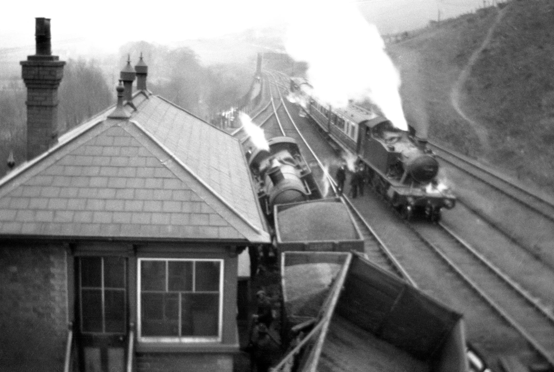 Derailment of coal train at Abercarn, negative