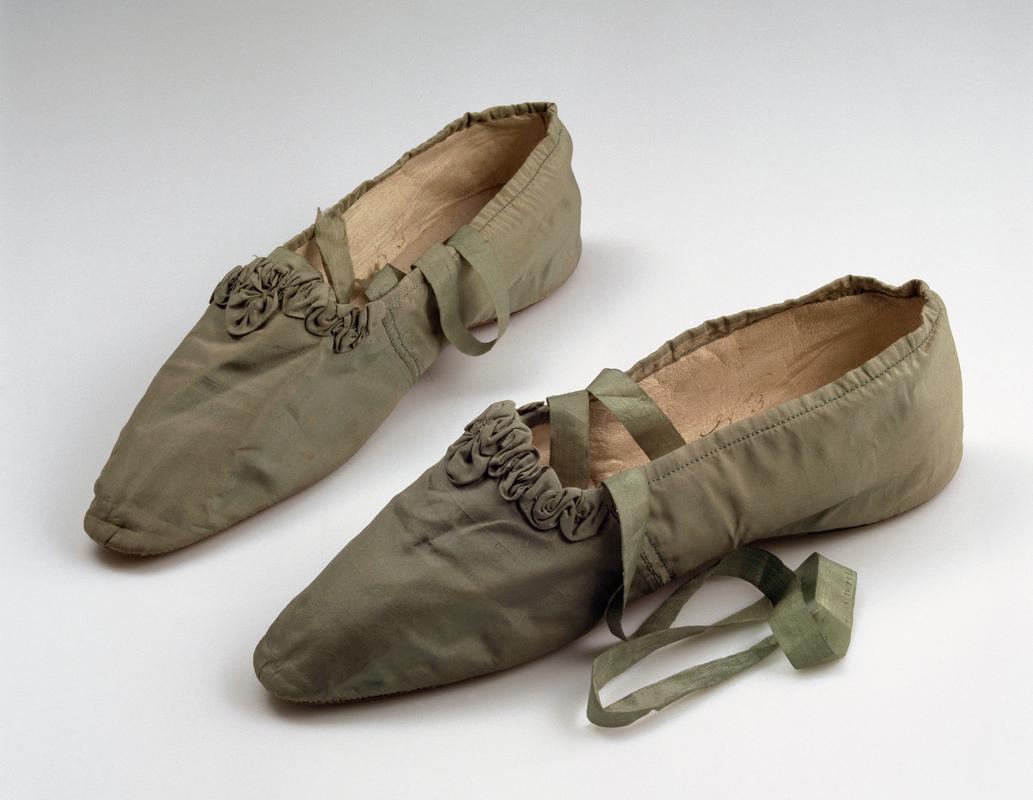 19th century women&#039;s green satin shoes