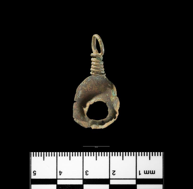 Roman copper alloy crescentic pendant