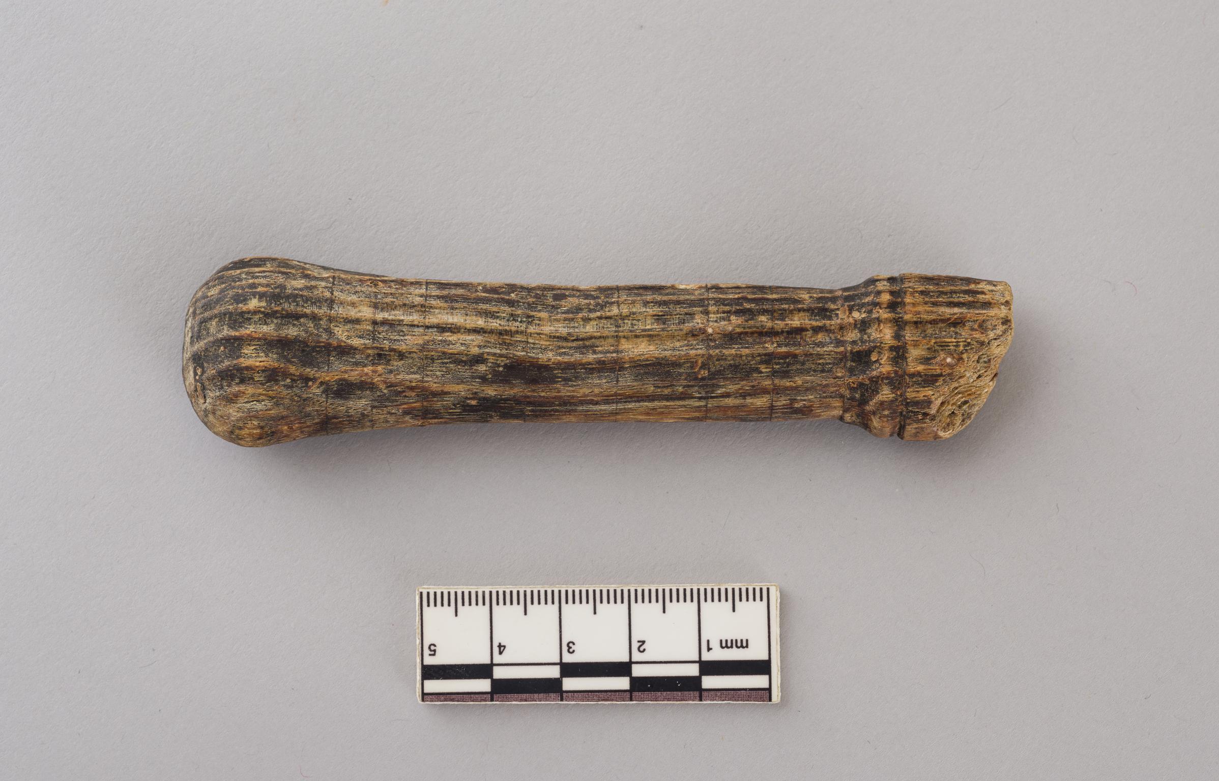 Roman wooden handle