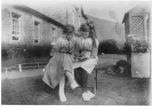 Dinorwig Quarry Hospital. Marie Therese Hughes (nee de Wulf) on left, with her sister Celine de Wulf. 1914 - 1918