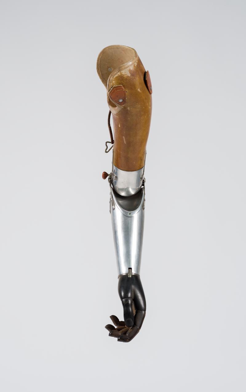 Prosthetic arm, 1940s-1950s