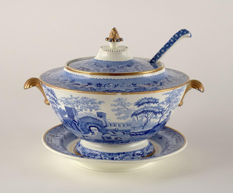 soup tureen, stand &amp; ladle, 1817-1822