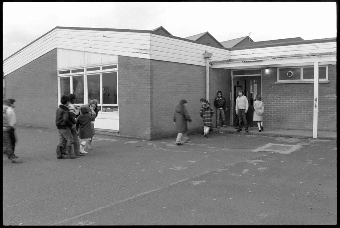 Butetown, negative