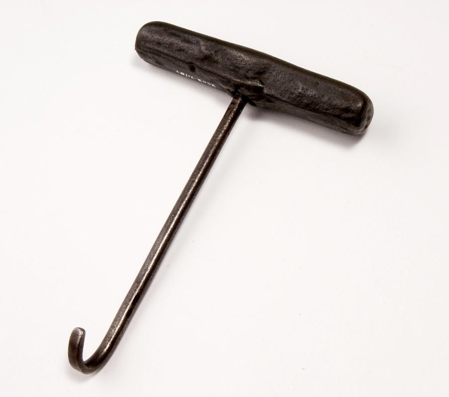 steel lifting hook : cast iron handle